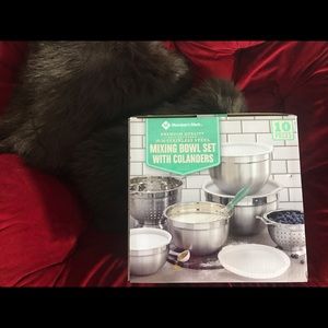 NWT 10 Piece Mixing Bowl Set with Colanders